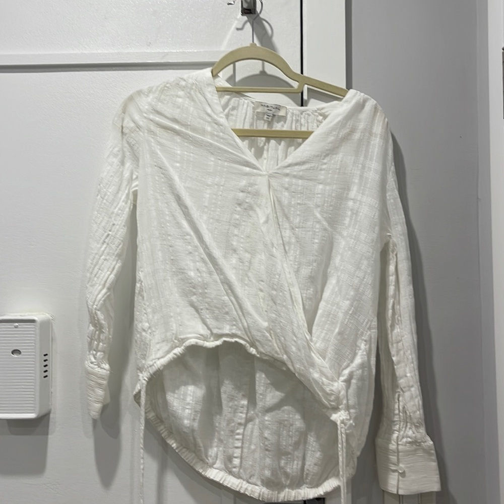 Habitual draw string bottom Colton weave v neck blouse